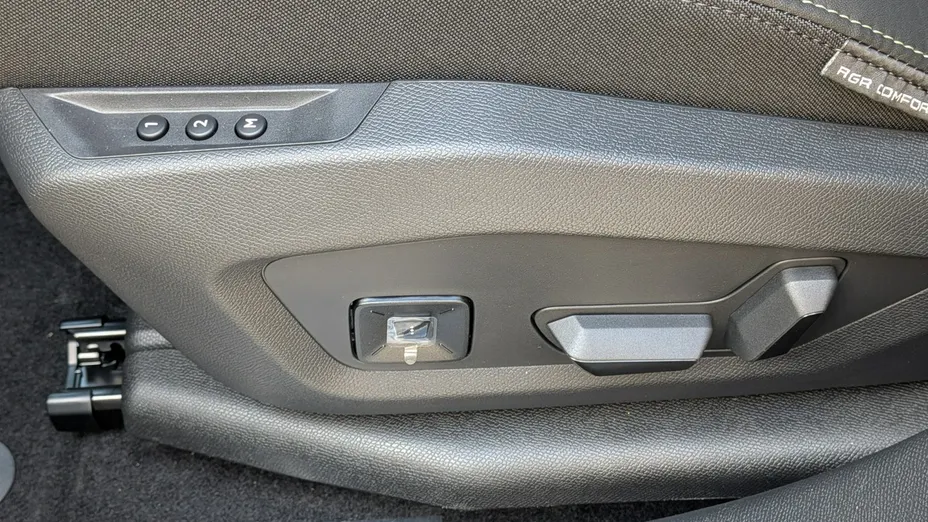 PEUGEOT 3008 -