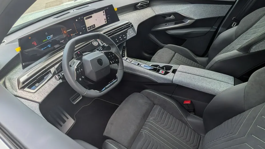 PEUGEOT 3008 -
