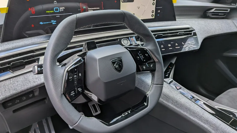 PEUGEOT 3008 -
