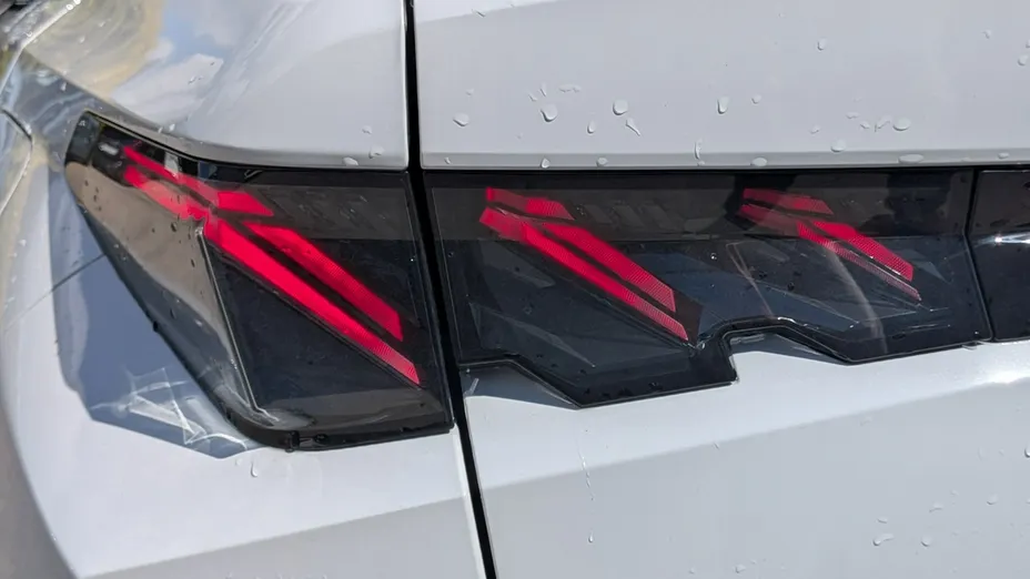 PEUGEOT 3008 -