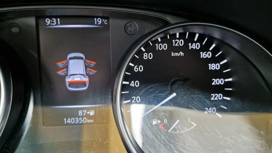 NISSAN Qashqai -