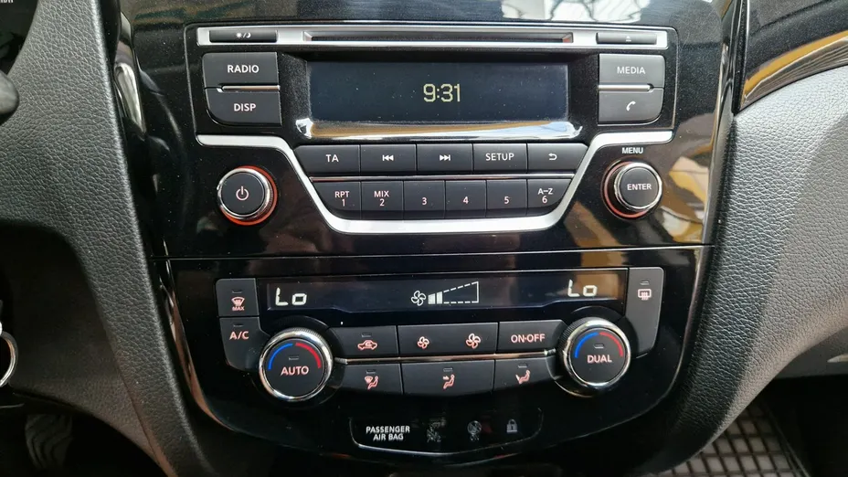 NISSAN Qashqai -