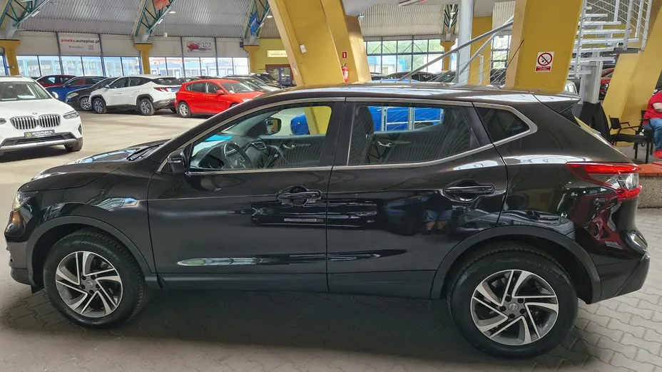 NISSAN Qashqai -