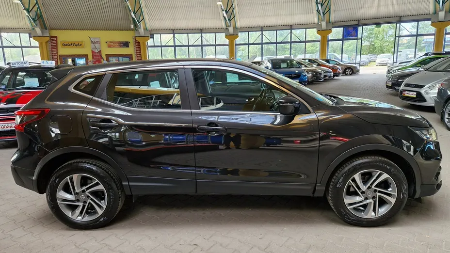 NISSAN Qashqai -