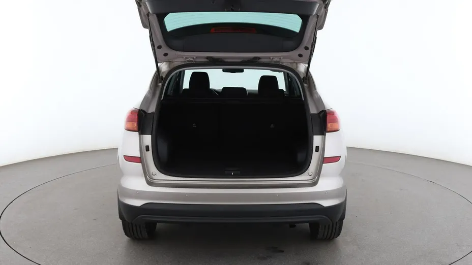 HYUNDAI Tucson -