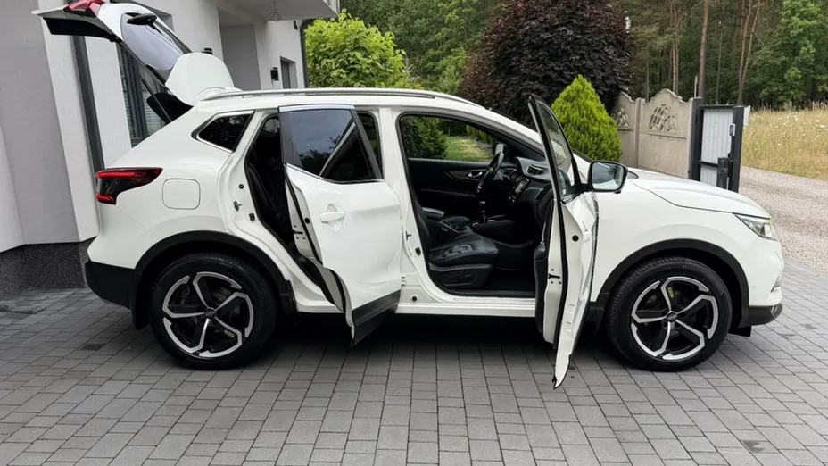 NISSAN Qashqai -