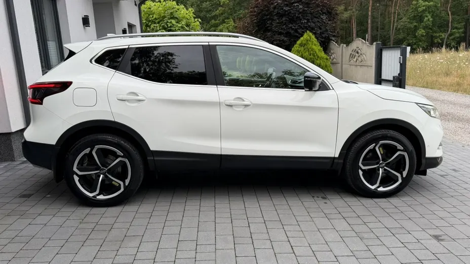 NISSAN Qashqai -