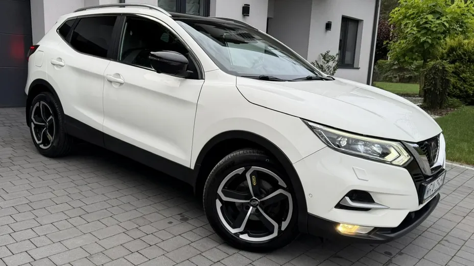 NISSAN Qashqai -