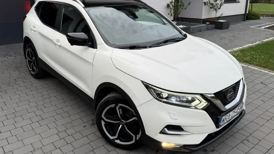 NISSAN Qashqai -