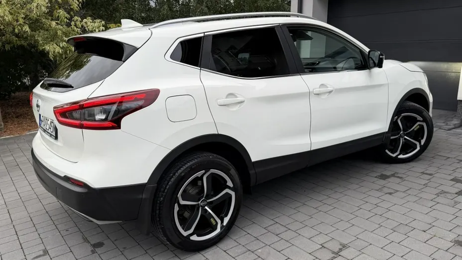 NISSAN Qashqai -