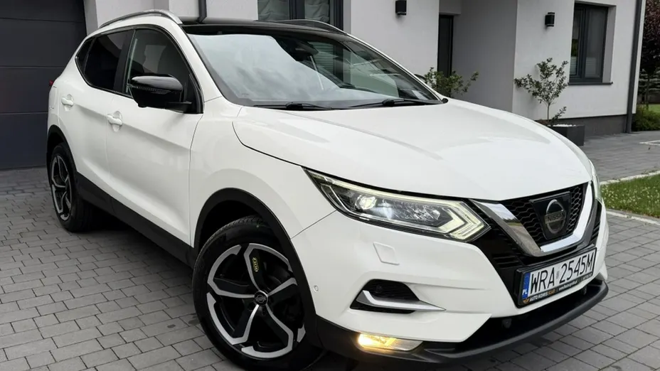 NISSAN Qashqai -