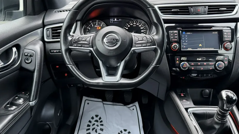 NISSAN Qashqai -