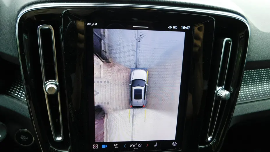 VOLVO XC40 -