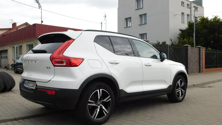 VOLVO XC40 -