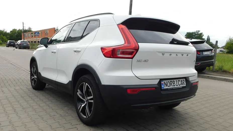 VOLVO XC40 -