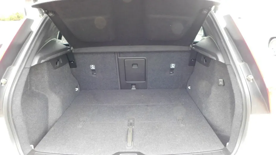 VOLVO XC40 -