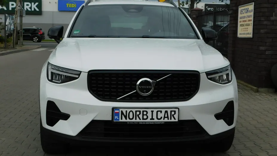 VOLVO XC40 -
