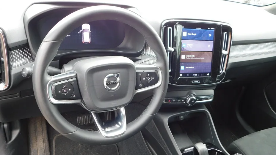 VOLVO XC40 -