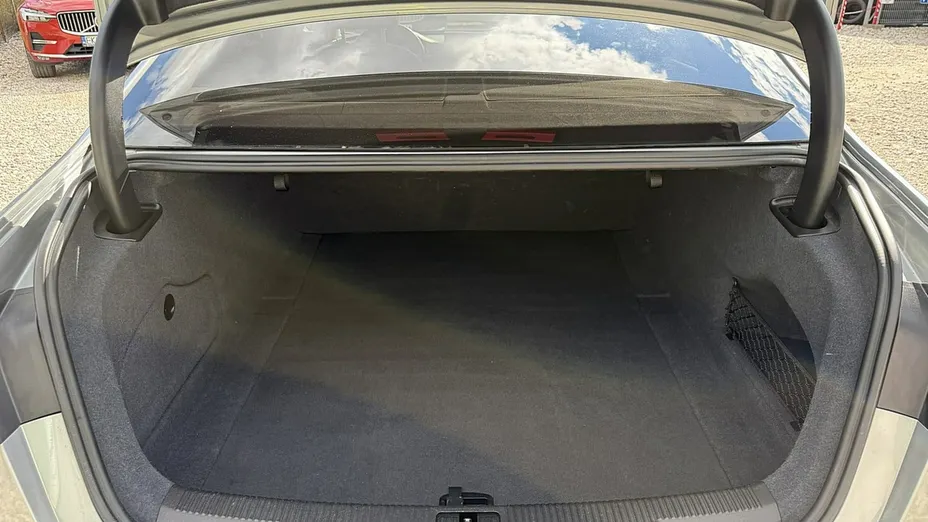 AUDI A6 -