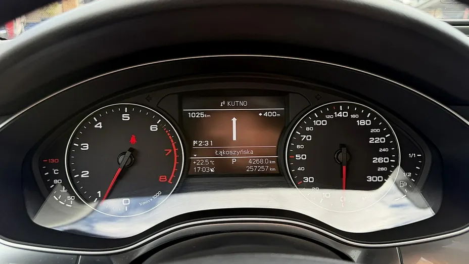 AUDI A6 -