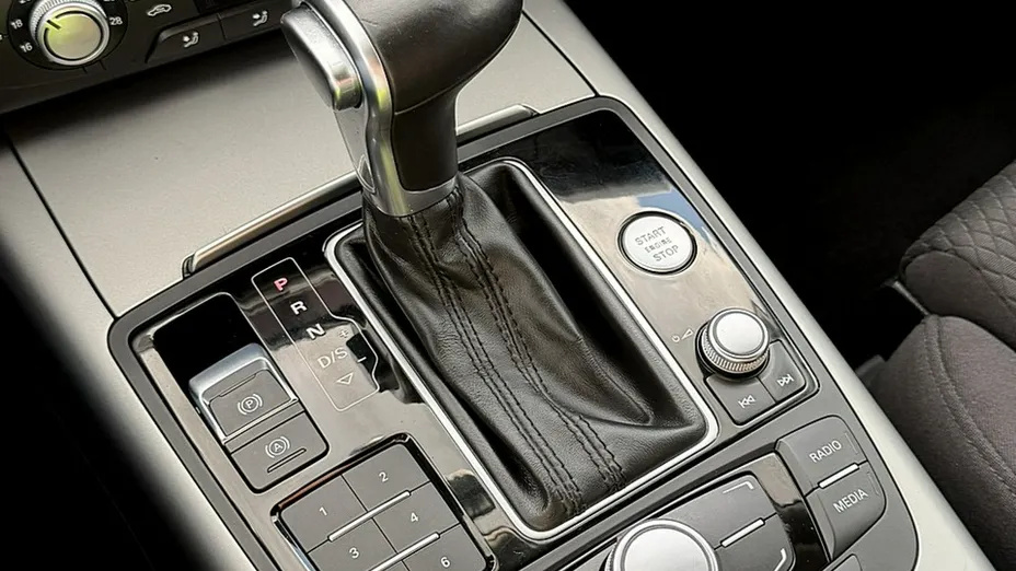 AUDI A6 -