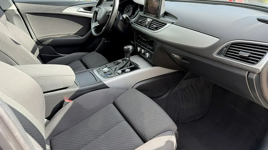AUDI A6 -