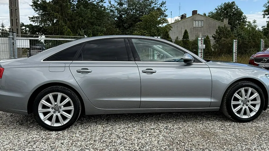 AUDI A6 -