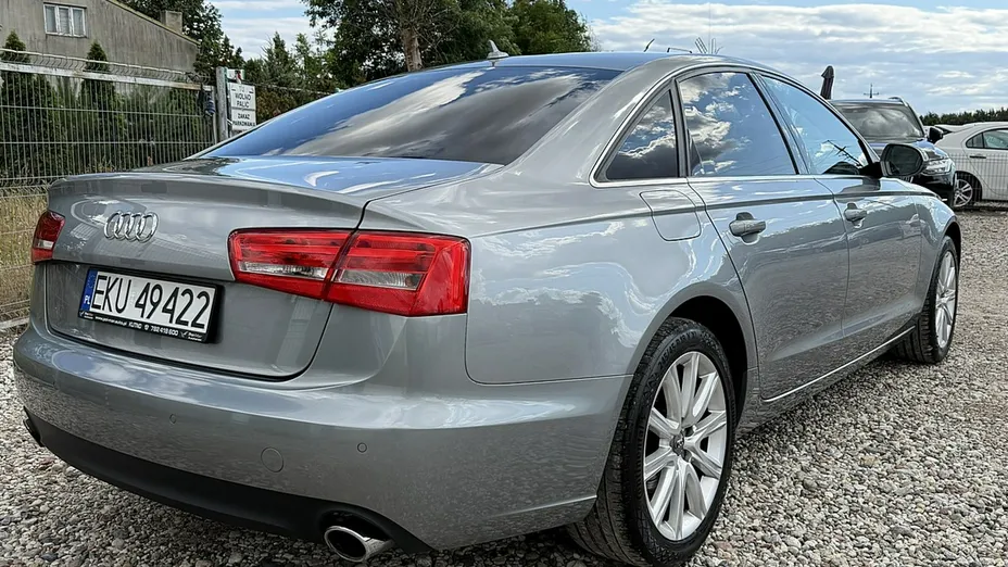 AUDI A6 -
