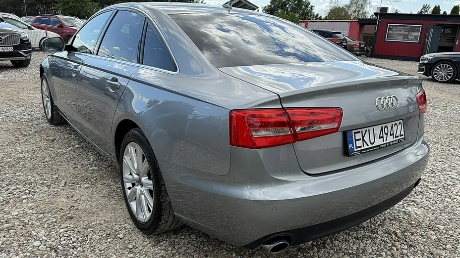 AUDI A6 -