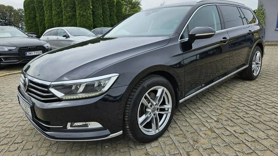 VOLKSWAGEN Passat -