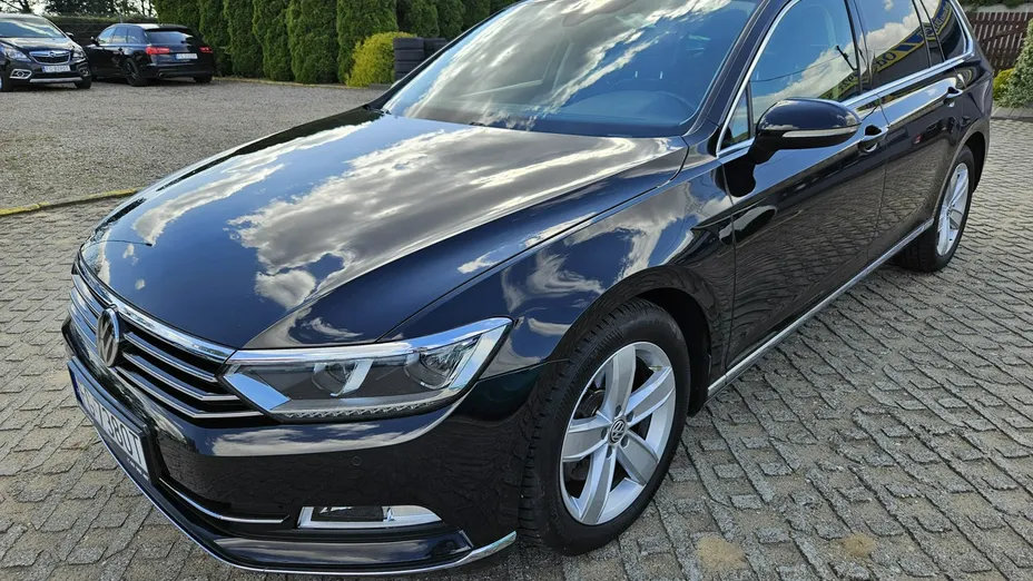 VOLKSWAGEN Passat -