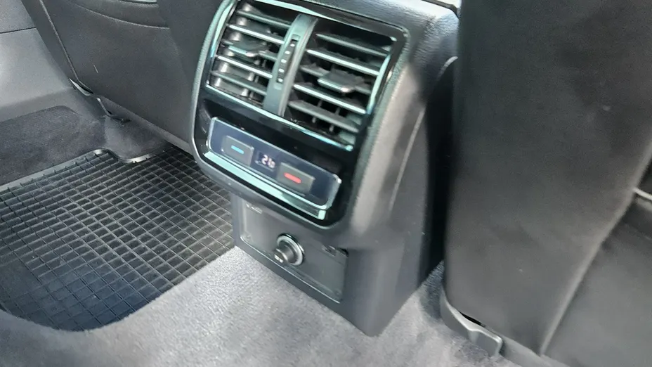 VOLKSWAGEN Passat -