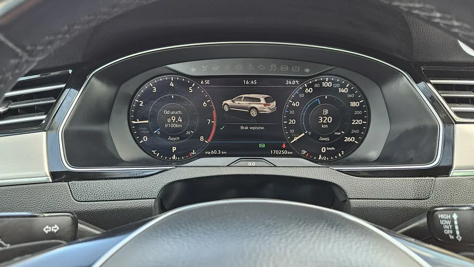 VOLKSWAGEN Passat -