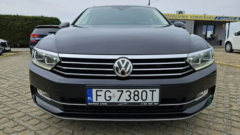 VOLKSWAGEN Passat -