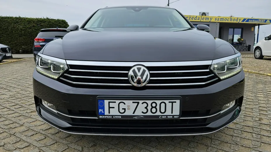 VOLKSWAGEN Passat -