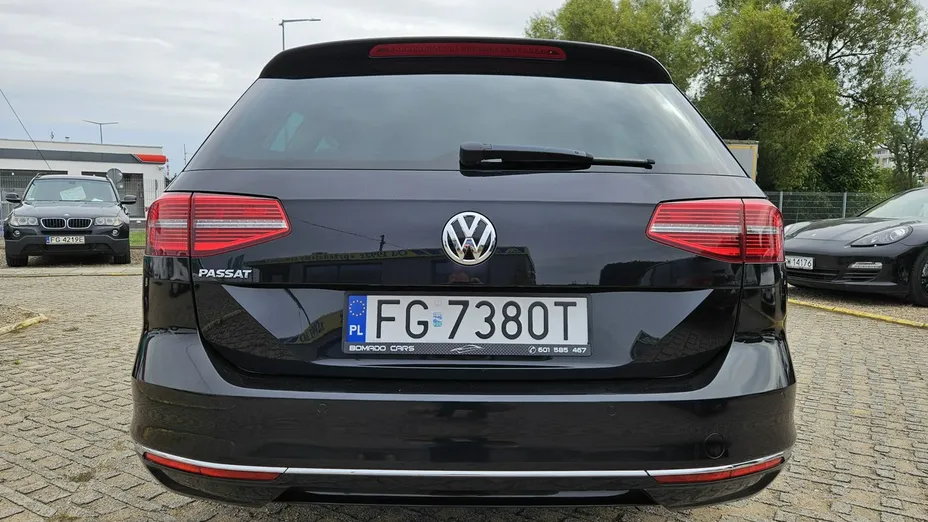 VOLKSWAGEN Passat -