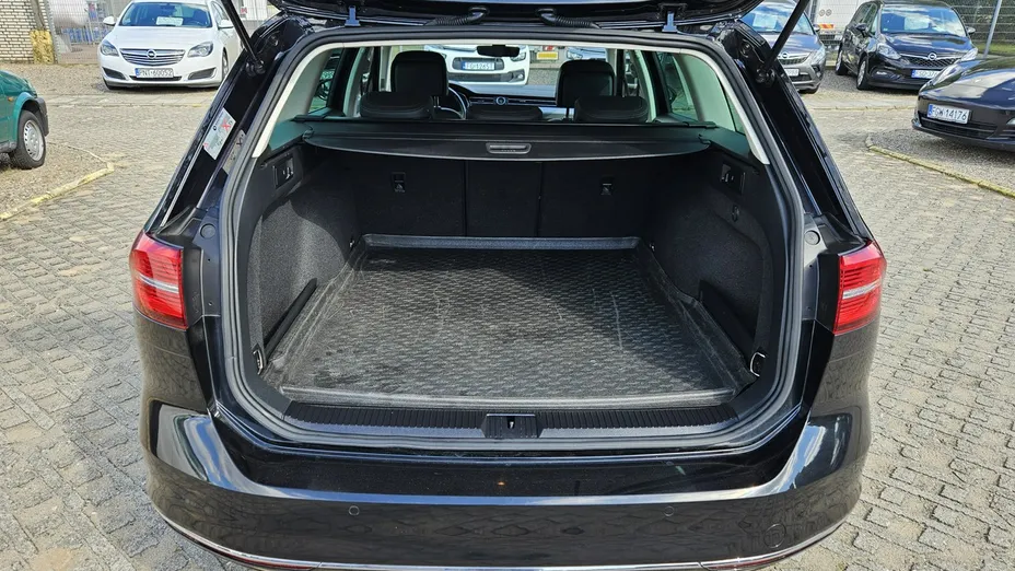 VOLKSWAGEN Passat -