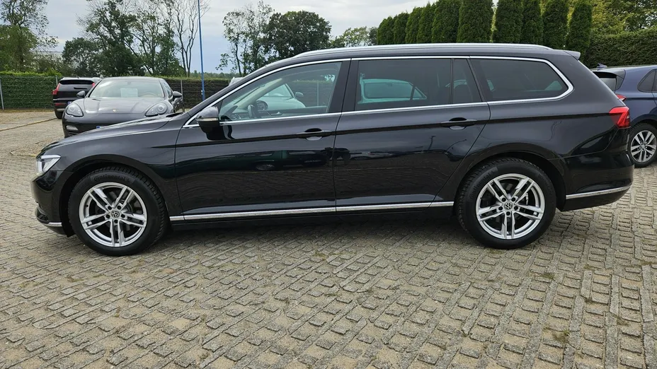 VOLKSWAGEN Passat -