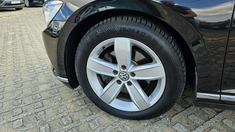 VOLKSWAGEN Passat -