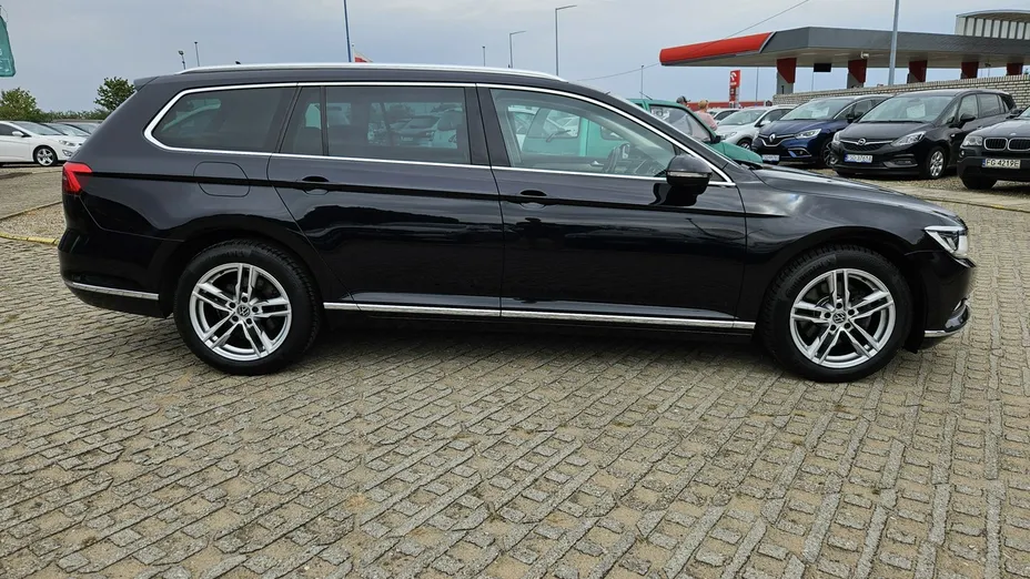 VOLKSWAGEN Passat -
