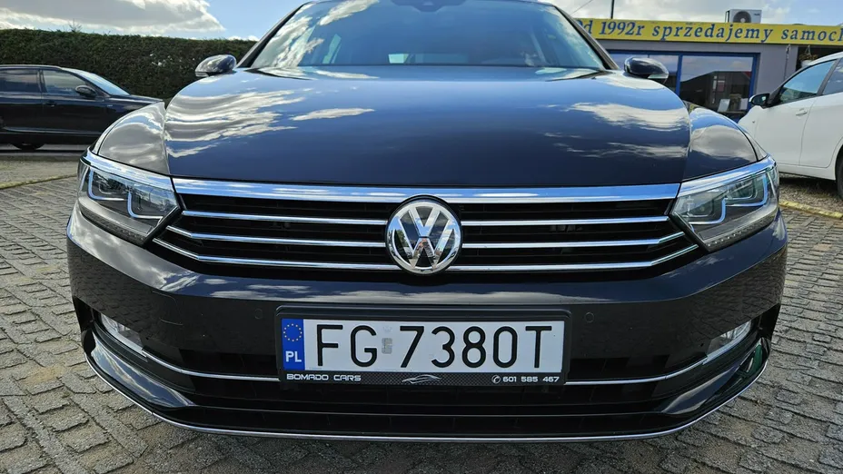 VOLKSWAGEN Passat -