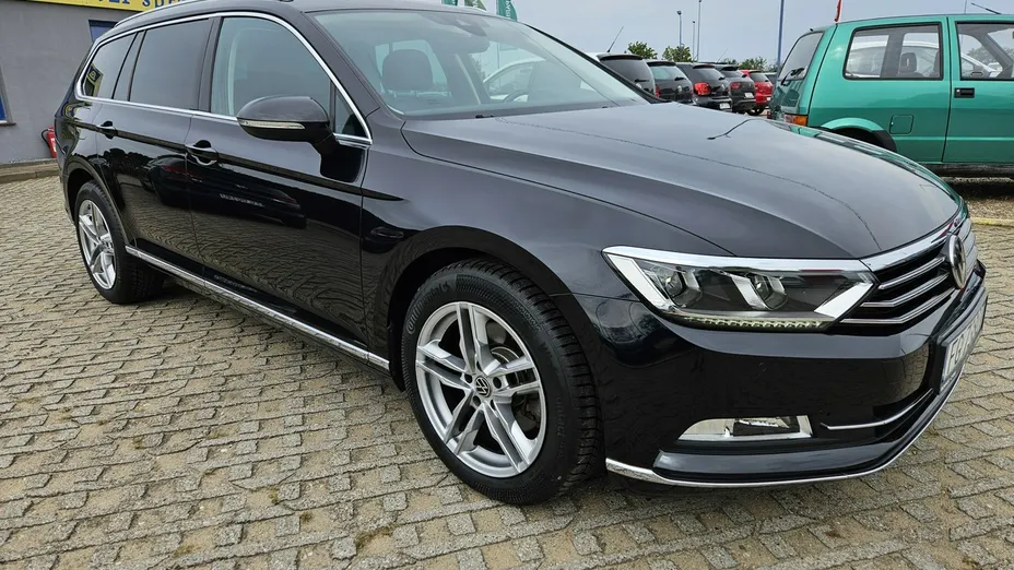 VOLKSWAGEN Passat -