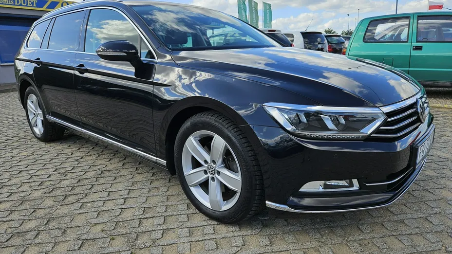 VOLKSWAGEN Passat -