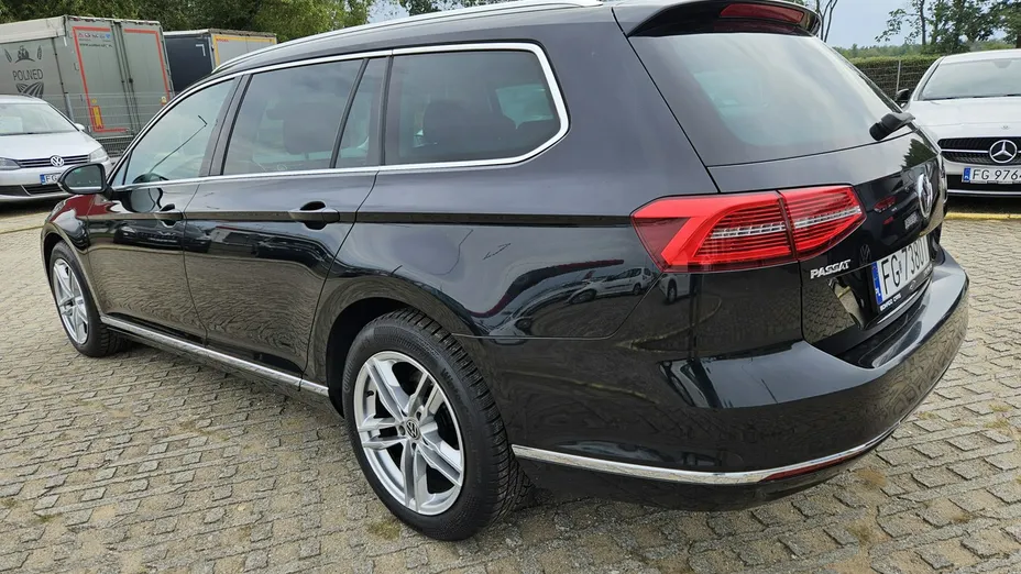 VOLKSWAGEN Passat -