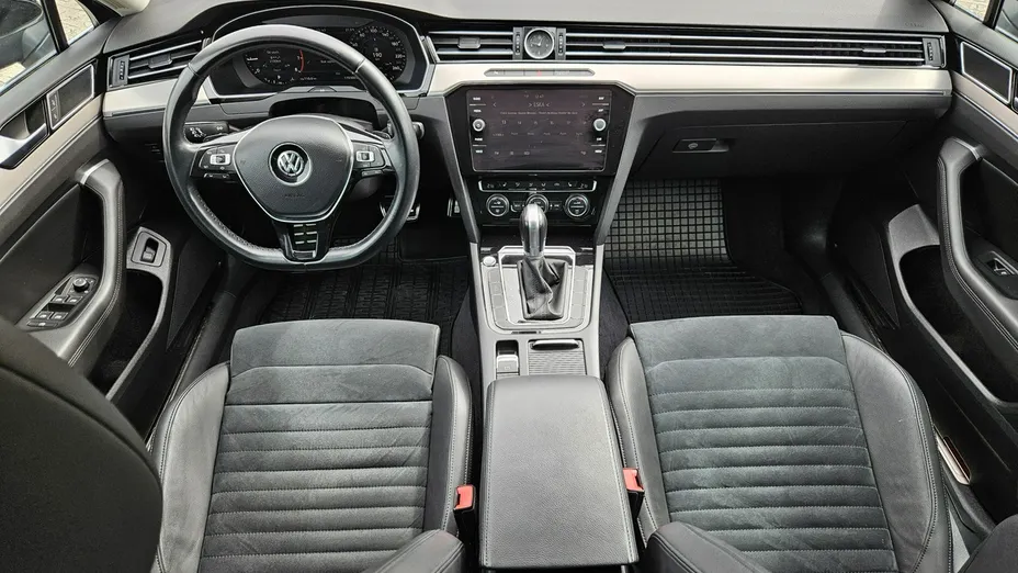 VOLKSWAGEN Passat -