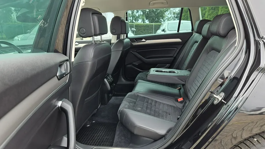 VOLKSWAGEN Passat -