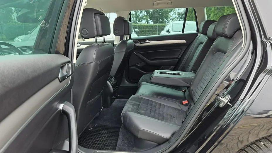 VOLKSWAGEN Passat -