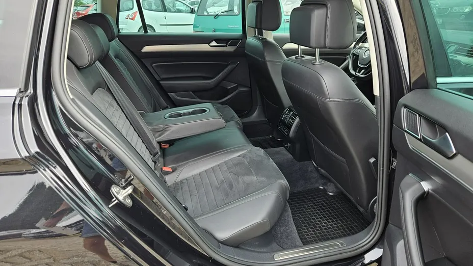 VOLKSWAGEN Passat -