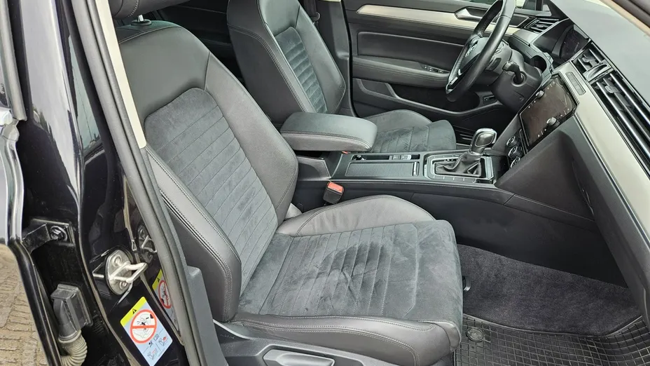 VOLKSWAGEN Passat -