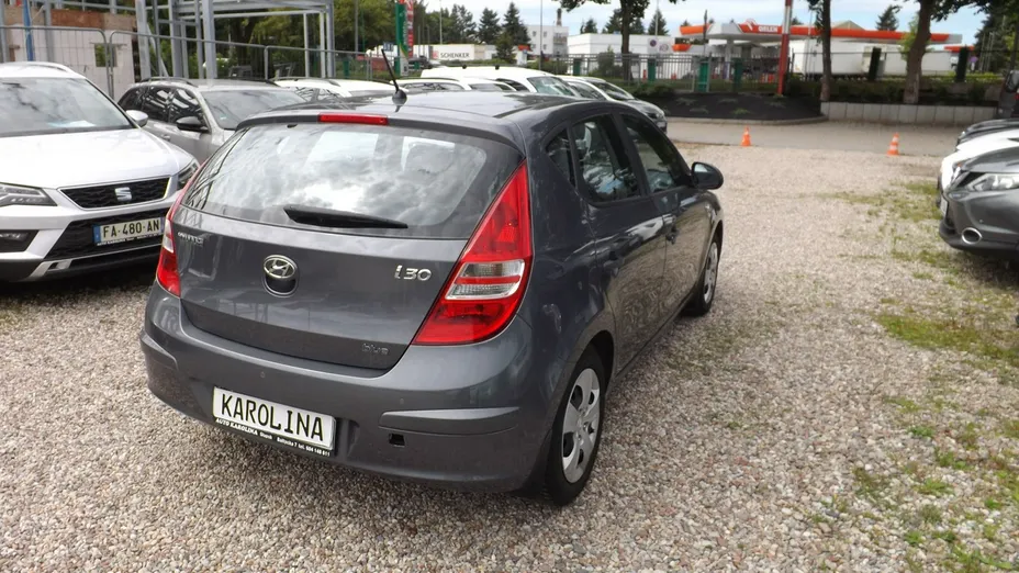 HYUNDAI i30 -